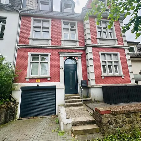 Naehe Universitaet * وبرتال